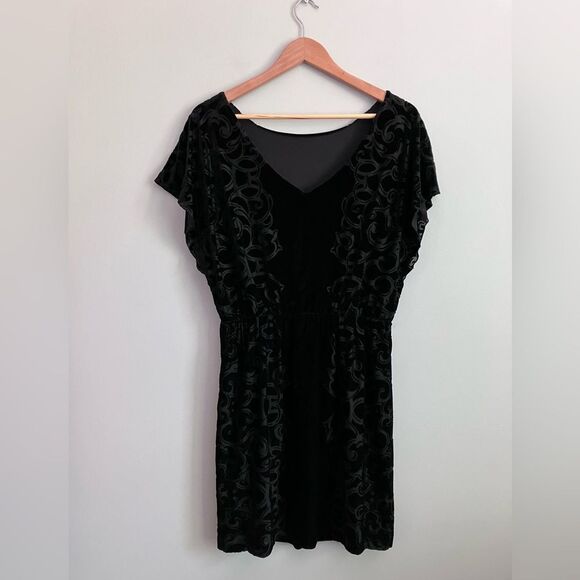 WHITE HOUSE BLACK MARKET Black Velvety Dolman Sleeve Holiday Cocktail Dress S - Picture 4 of 12